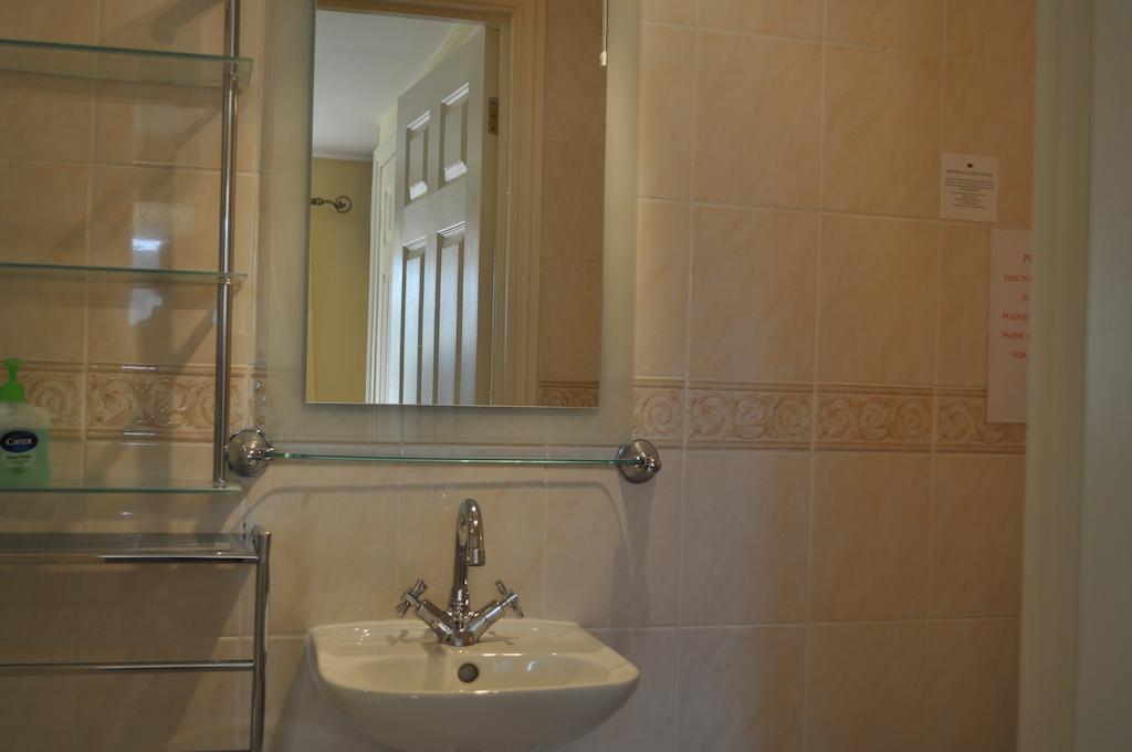 הולסוורת'י Headdons Bed & Breakfast חדר תמונה